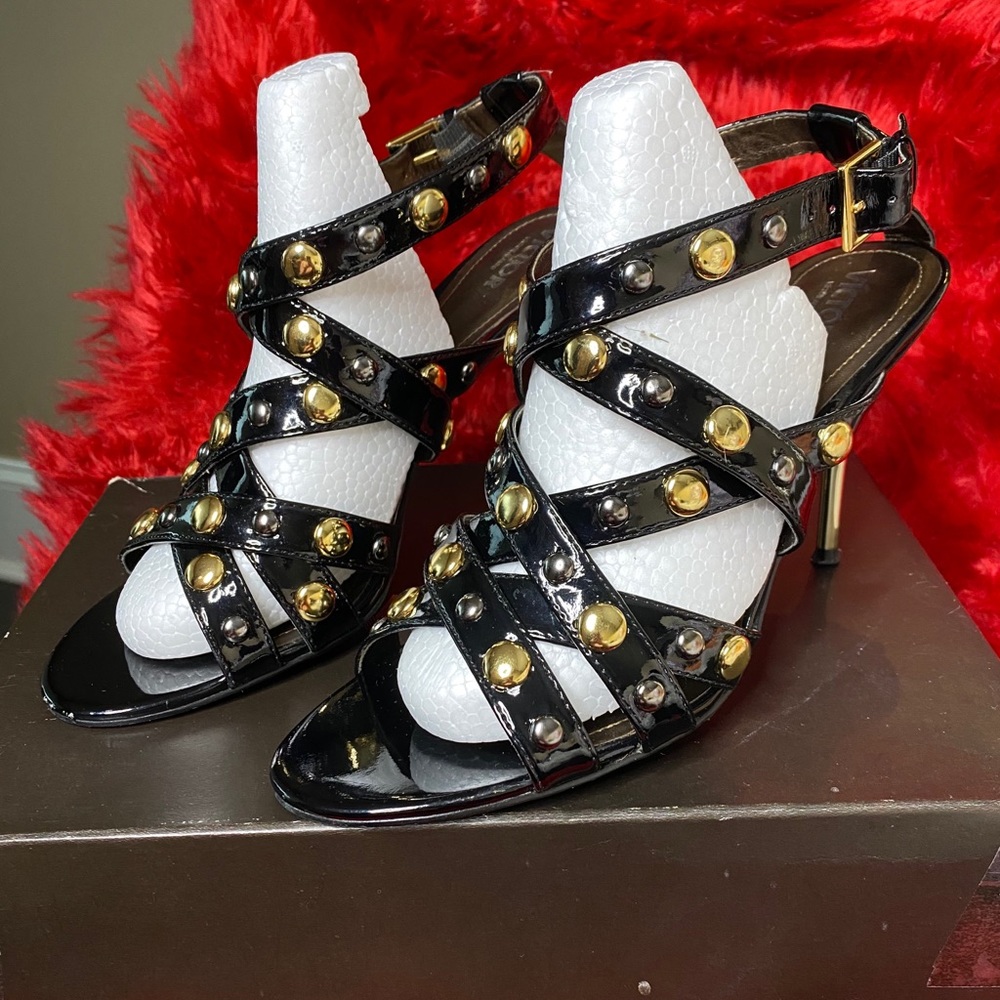 Vi’ctor Alfaro Baxter Black Patent Studded Sandal